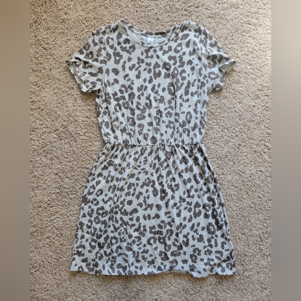 Old Navy short sleeved animal print dress